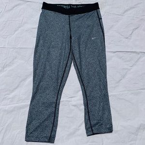 Nike Dri-Fit Grey Running Cropped Pants/Leggings